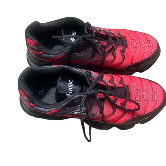 Arisic Vibrant Red and Black Sneakers safety shoes - Picture 3 of 4